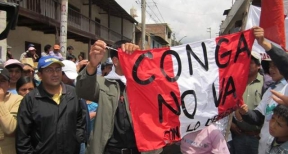 Foto extraida de https://noalamina.org/latinoamerica/peru/item/12353-la-represion-policial-se-legaliza-mientras-aumentan-las-protestas-mineras