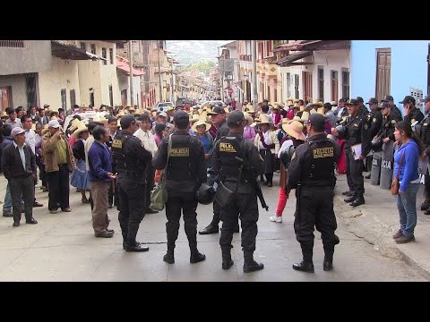 Embedded thumbnail for COMUNEROS DE PORCÓN INDIGNADOS  Responsabilizan a Minera Yanacocha por la falta de agua.